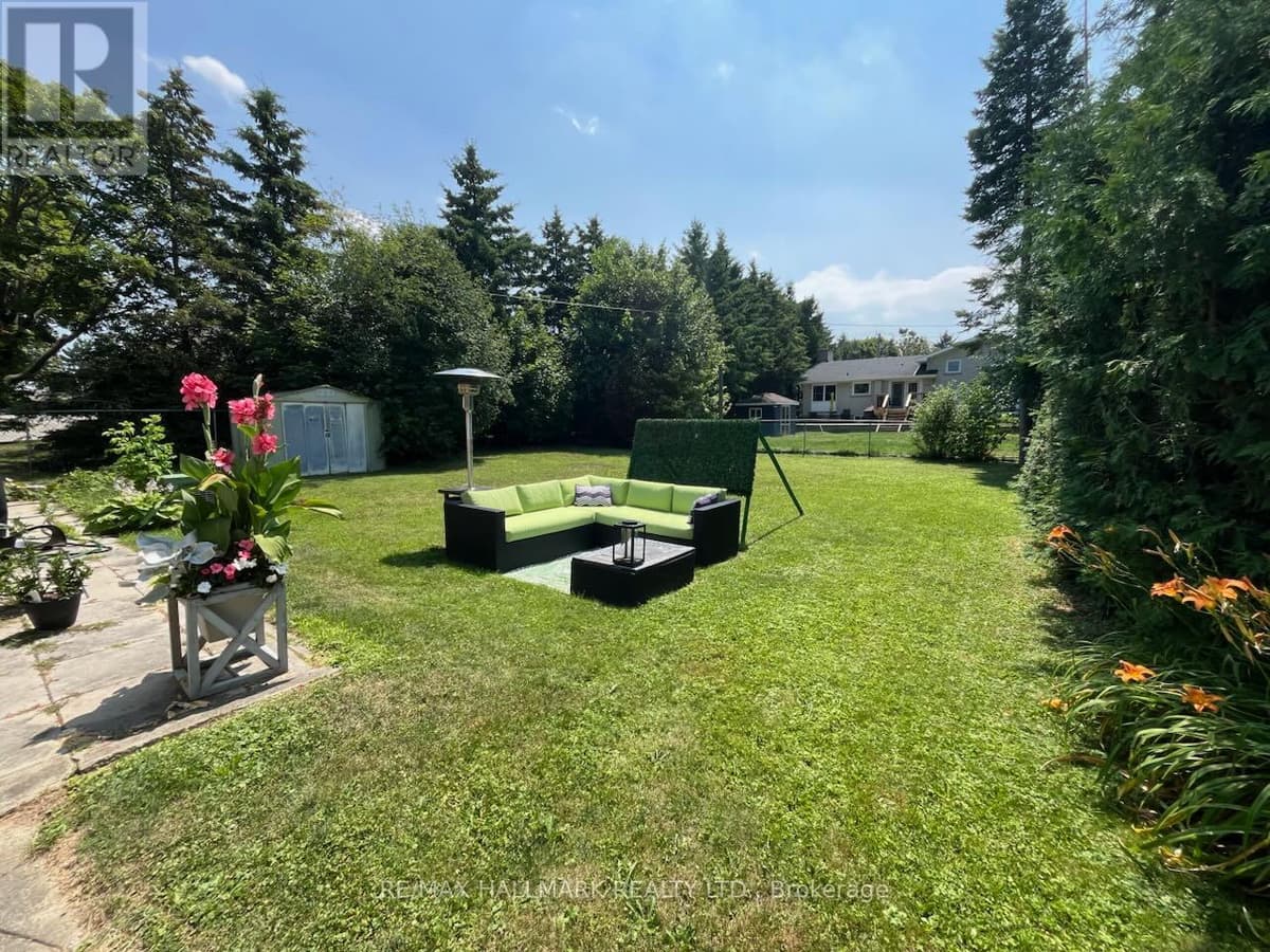 4 Bed · 2 Bath Detached House for Sale in Whitchurch-Stouffville