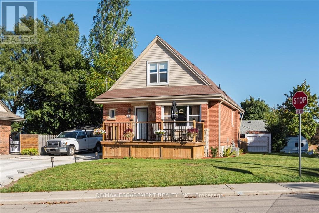 4 Bed · 4 Bath Detached House for Sale in Hamilton