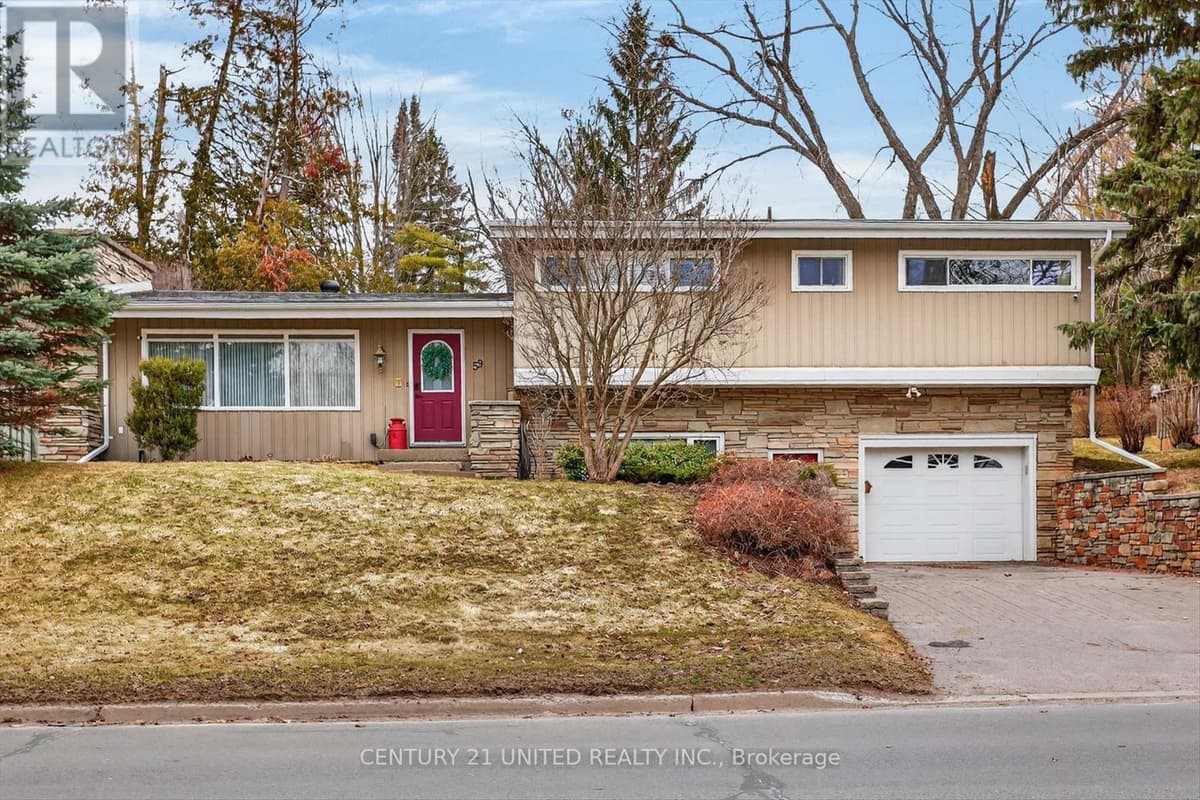 5 Bed · 3 Bath Detached House for Sale in Peterborough