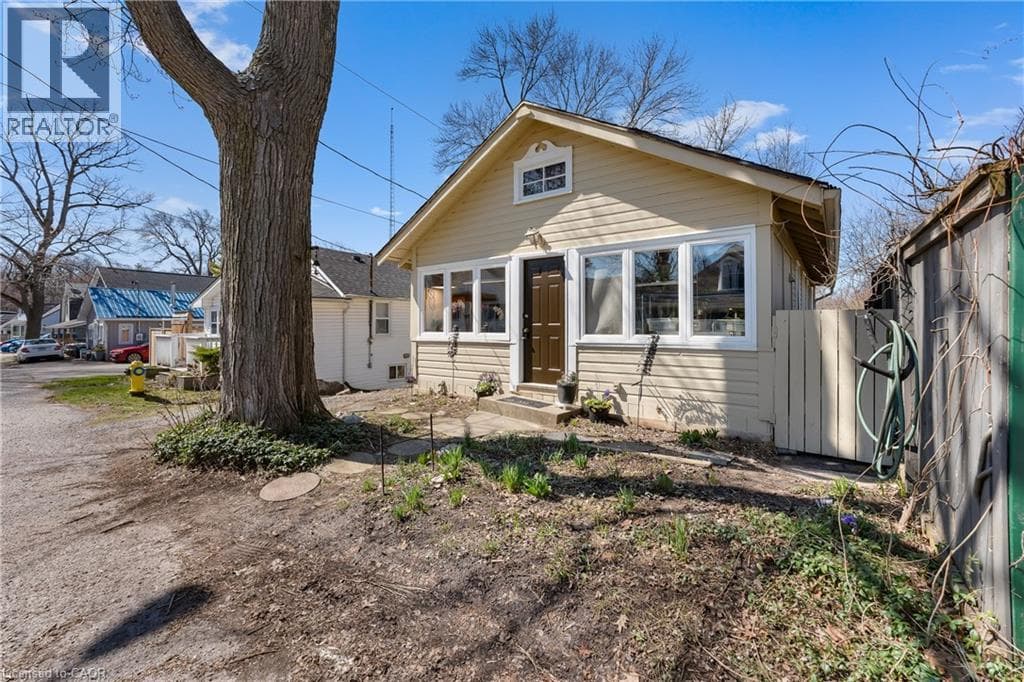 2 Bed · 1 Bath Detached House for Sale in Crystal Beach