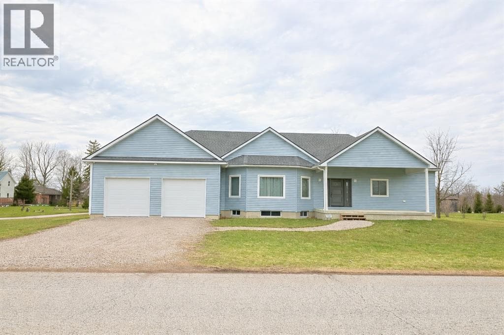 4 Bed · 3 Bath Detached House for Sale in Brooke-Alvinston