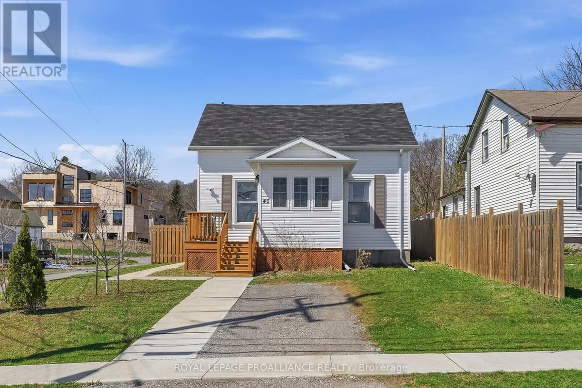 2 Bed · 1 Bath Detached House for Sale in Port Hope