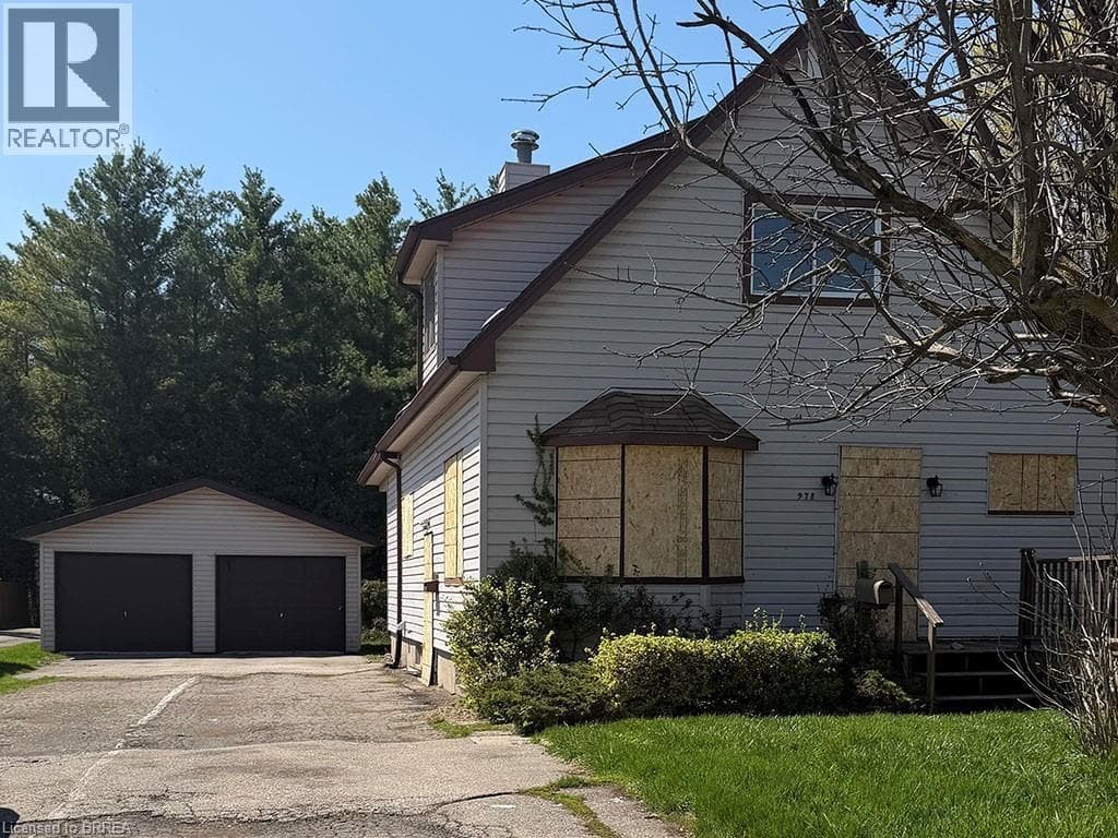 3 Bed · 2 Bath Multi-Family for Sale in Simcoe