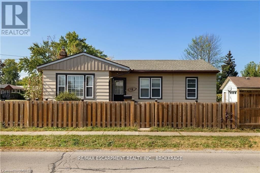 2 Bed · 1 Bath Detached House for Rent in St. Catharines
