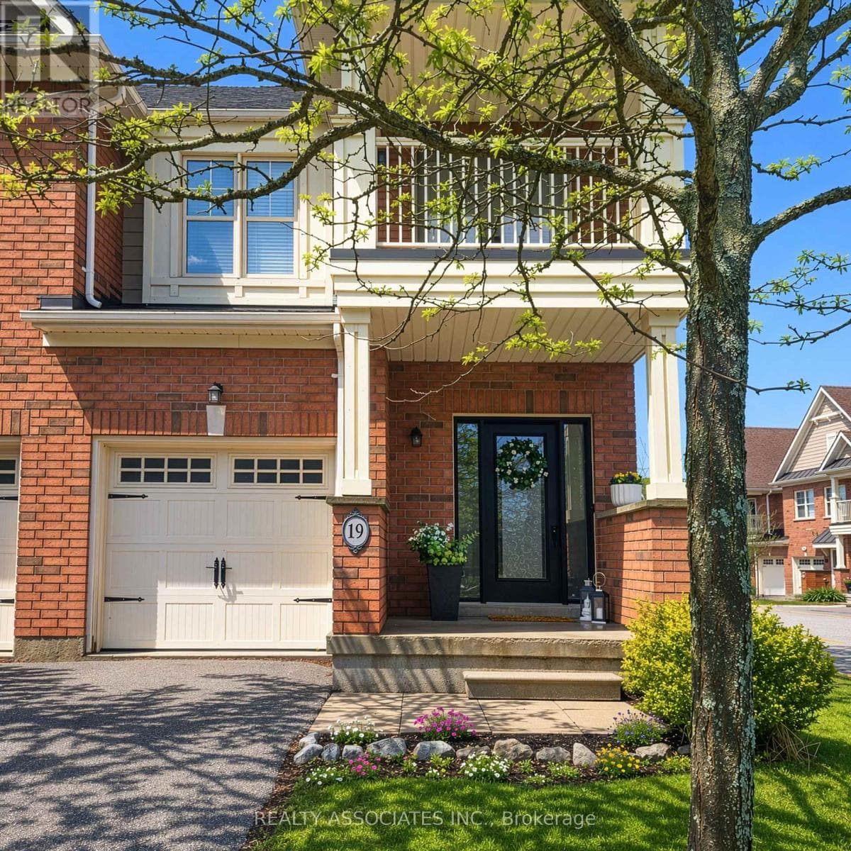 3 Bed · 3 Bath Detached House for Sale in Whitchurch-Stouffville