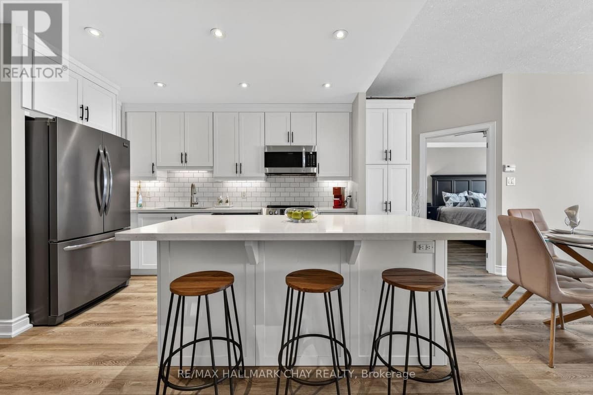 2 Bed · 2 Bath Detached House for Sale in Barrie