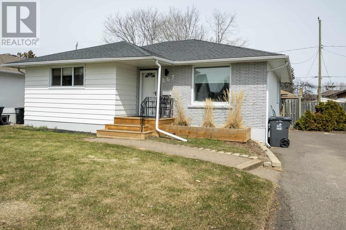 4 Bed · 2 Bath Detached House for Sale in Thunder Bay