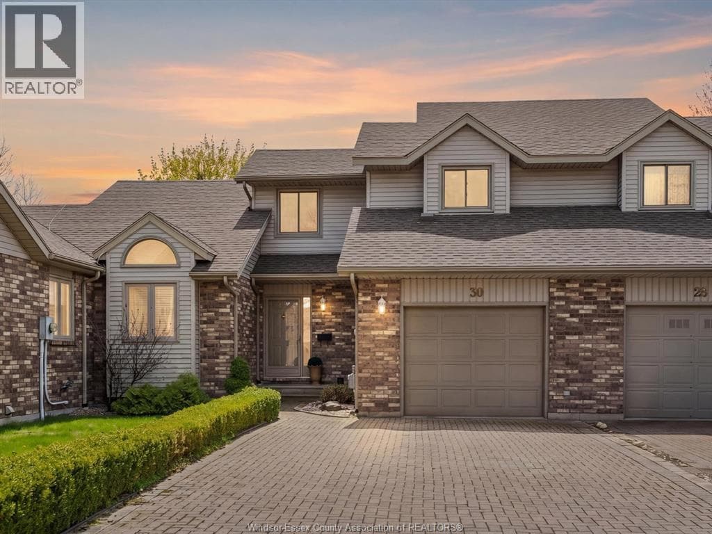 2 Bed · 2 Bath Detached House for Sale in Leamington