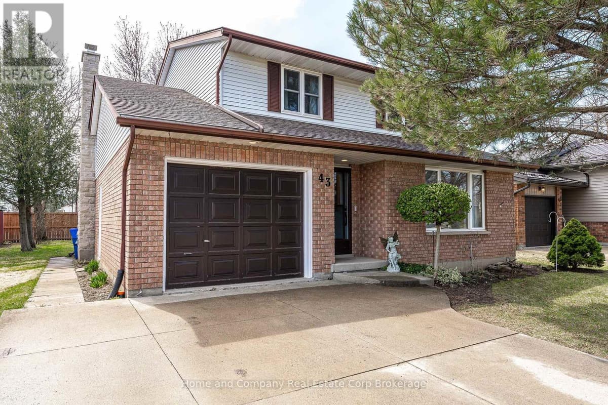 4 Bed · 3 Bath Detached House for Sale in Stratford