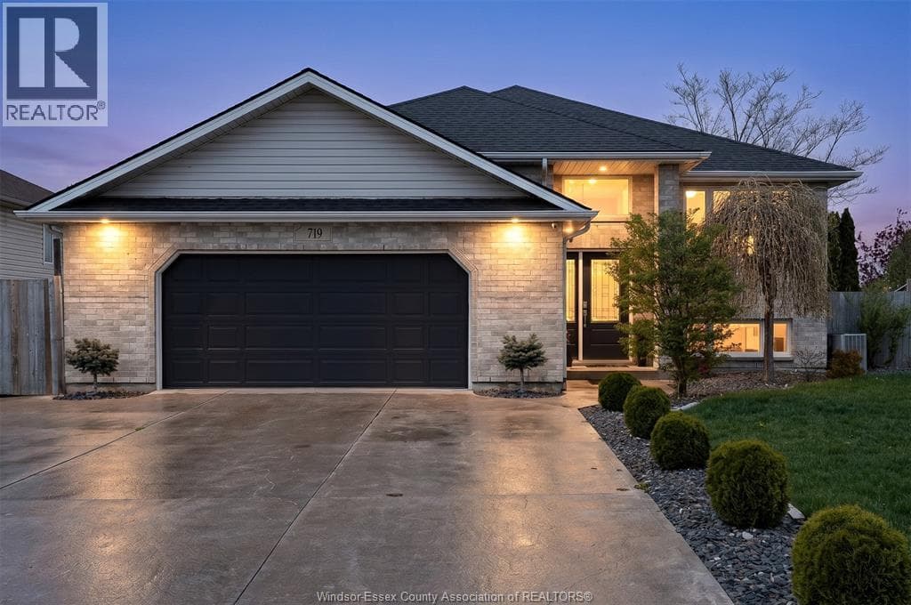 5 Bed · 3 Bath Detached House for Sale in Belle River