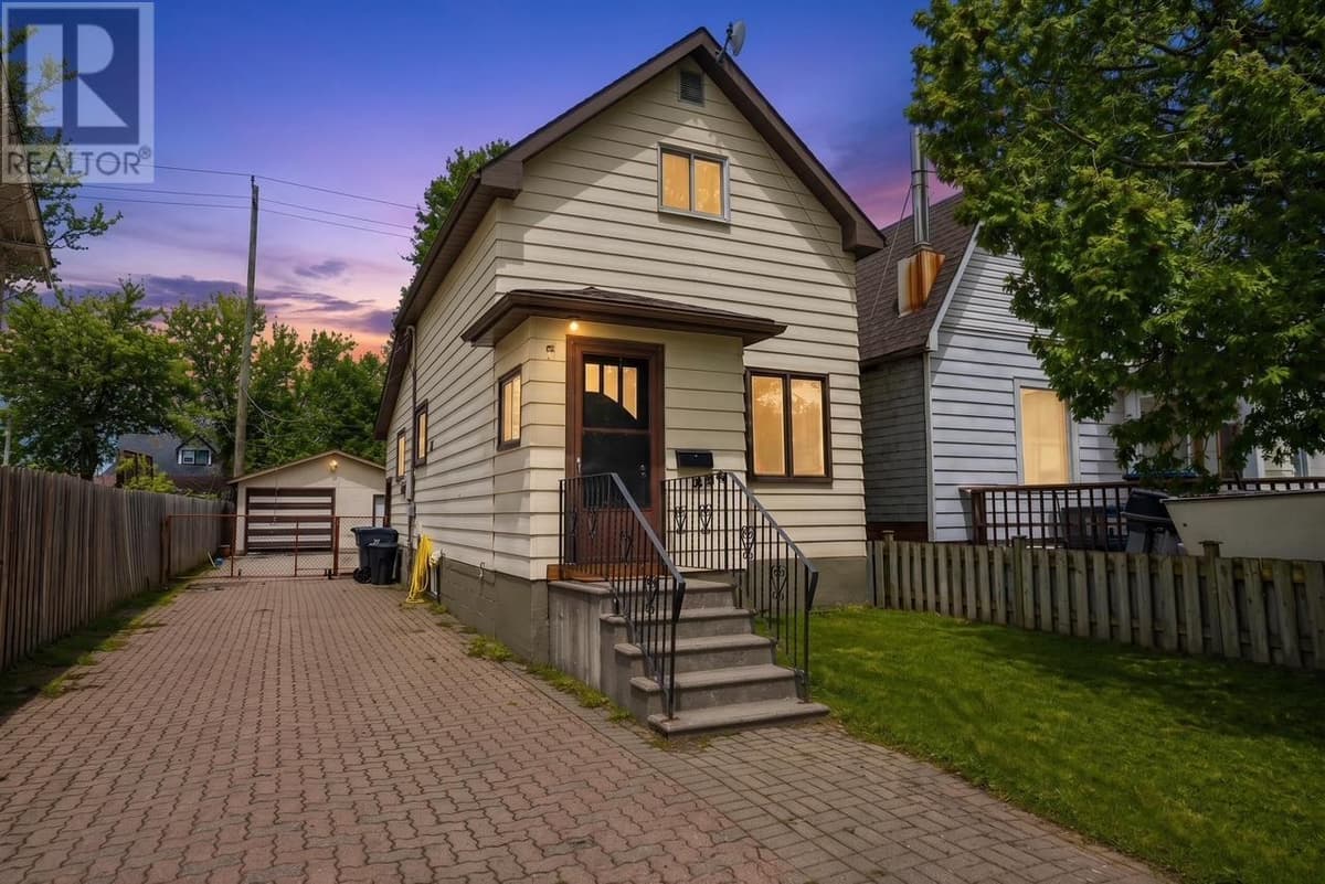 3 Bed · 2 Bath Detached House for Sale in Thunder Bay