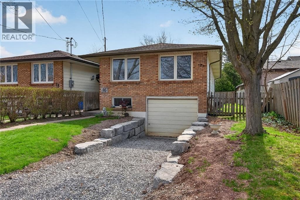 4 Bed · 2 Bath Detached House for Sale in Caledonia