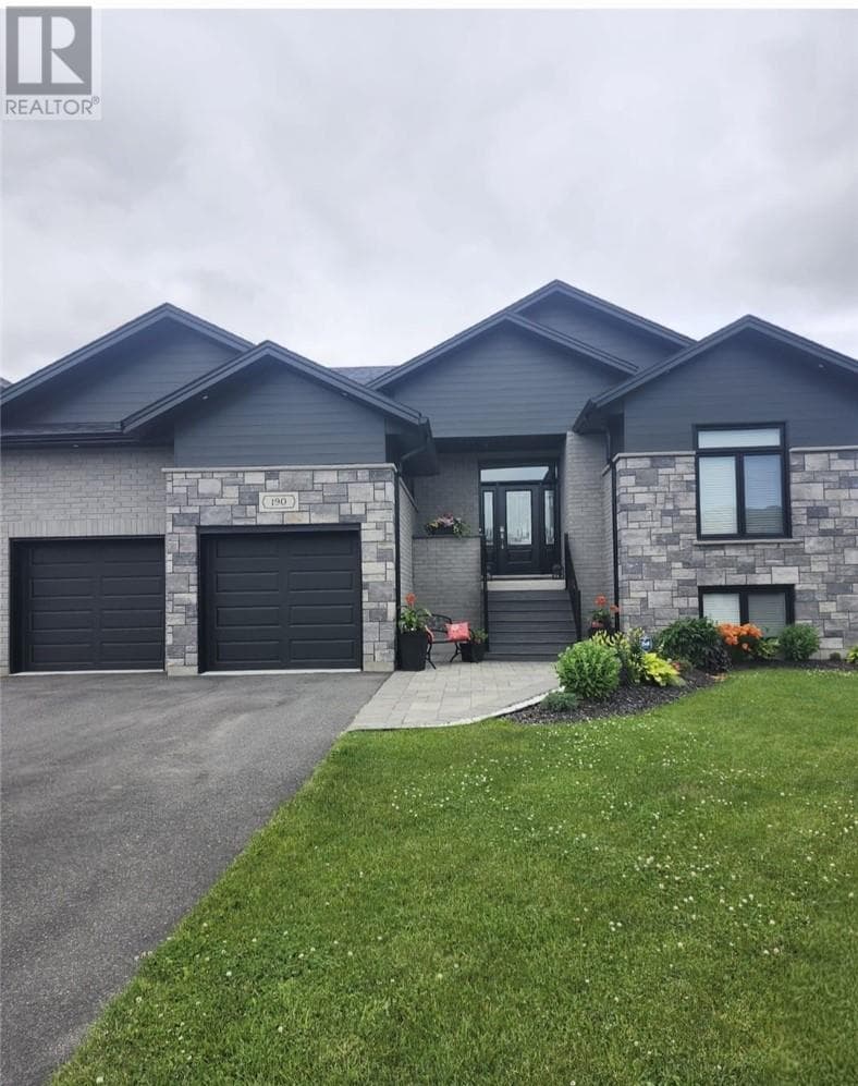 5 Bed · 4 Bath Detached House for Sale in Azilda