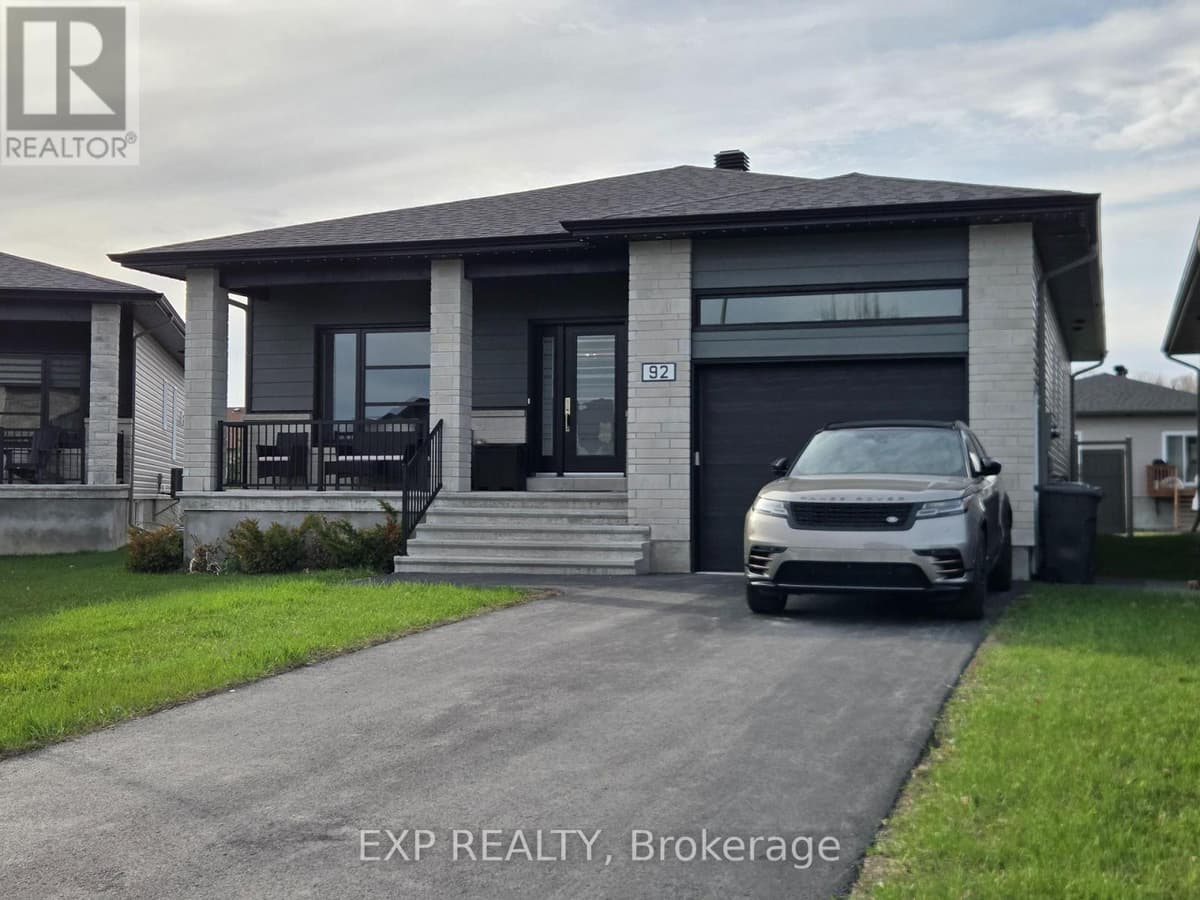 5 Bed · 3 Bath Detached House for Sale in Russell