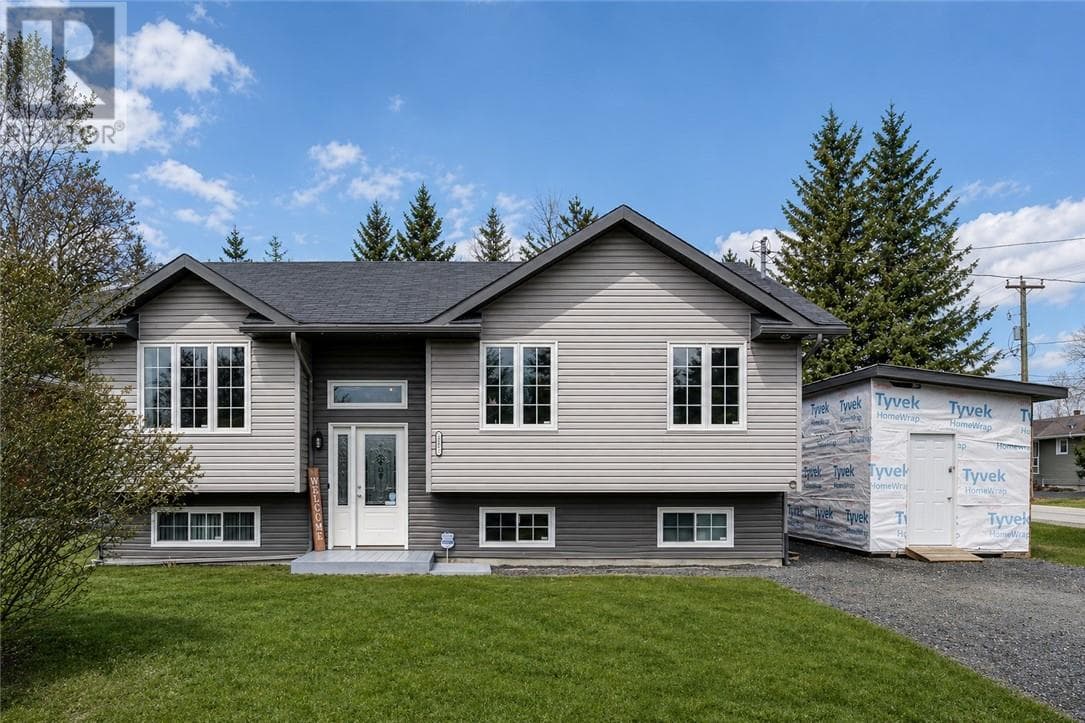 4 Bed · 2 Bath Detached House for Sale in Azilda