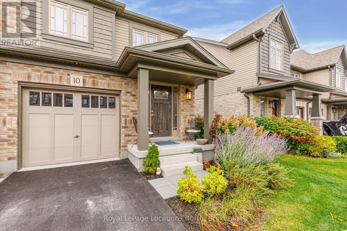 3 Bed · 3 Bath Detached House for Rent in Collingwood