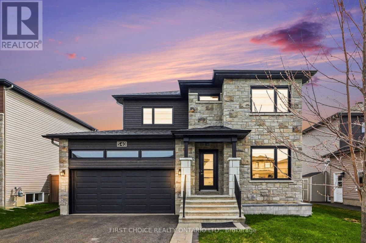 4 Bed · 4 Bath Detached House for Sale in Russell