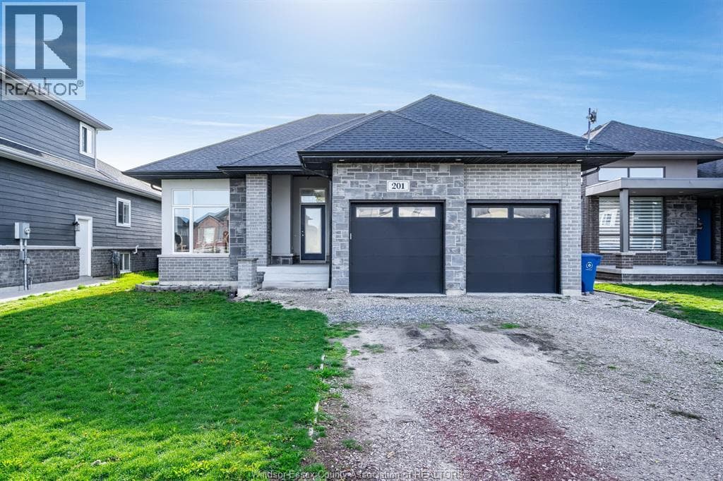 4 Bed · 3 Bath Detached House for Sale in Belle River