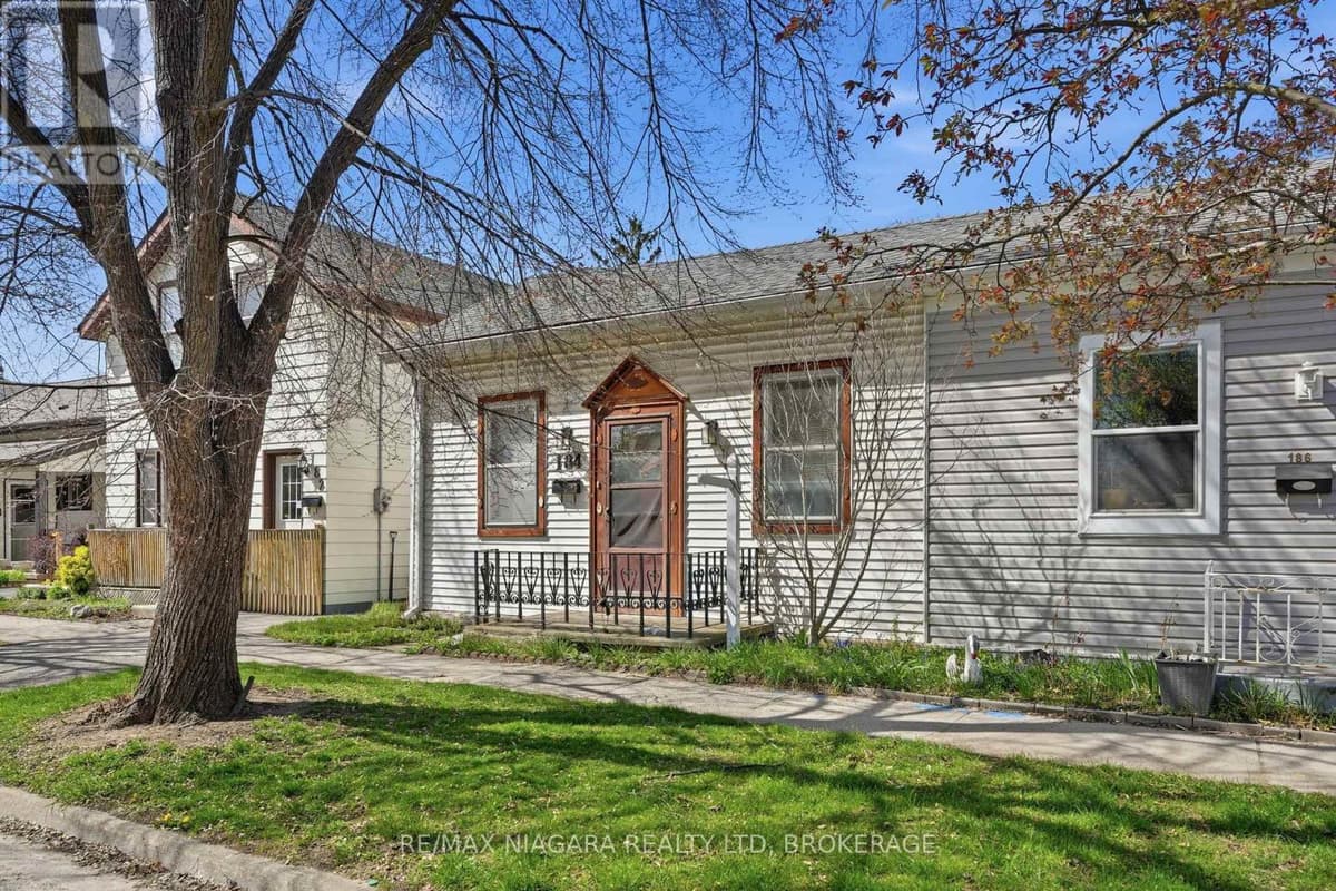 2 Bed · 1 Bath Detached House for Sale in Brantford