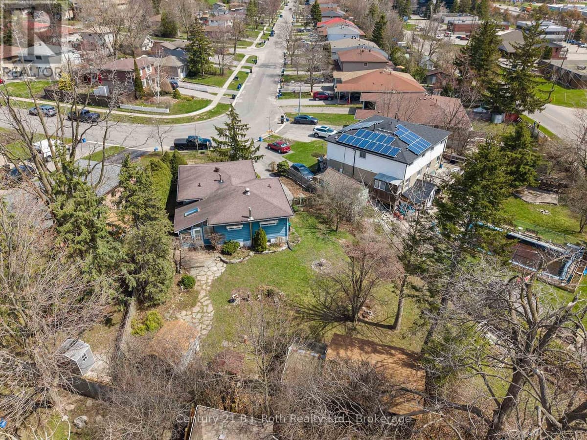 3 Bed · 2 Bath Detached House for Sale in Barrie