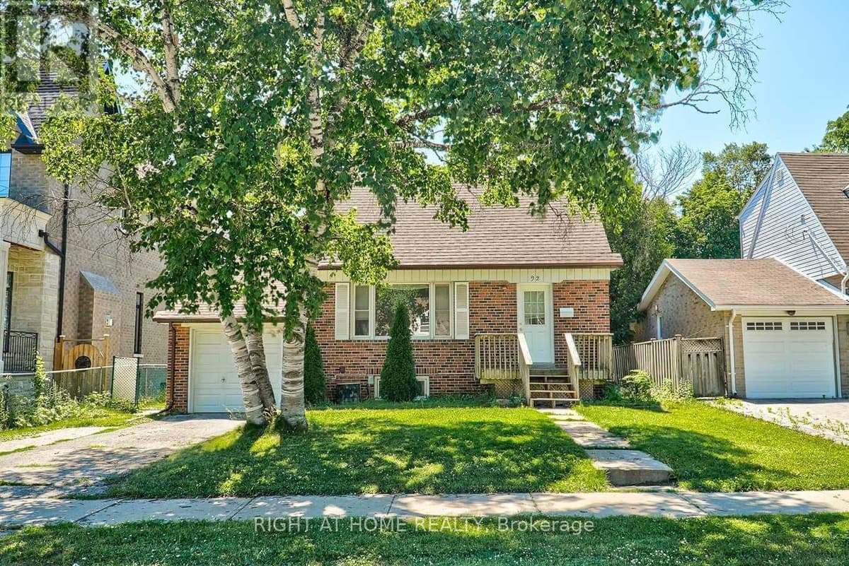3 Bed · 2 Bath Detached House for Rent in Richmond Hill