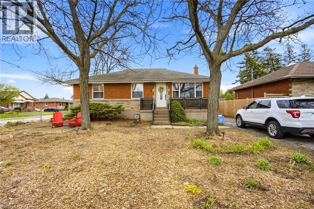 4 Bed · 2 Bath Detached House for Sale in Hamilton