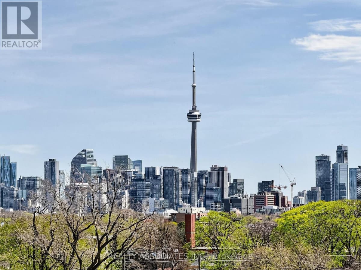 3 Bed · 2 Bath Detached House for Rent in Toronto