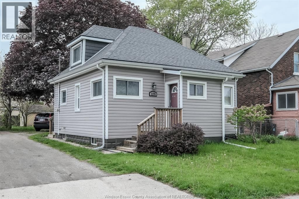 2 Bed · 1 Bath Detached House for Sale in Windsor