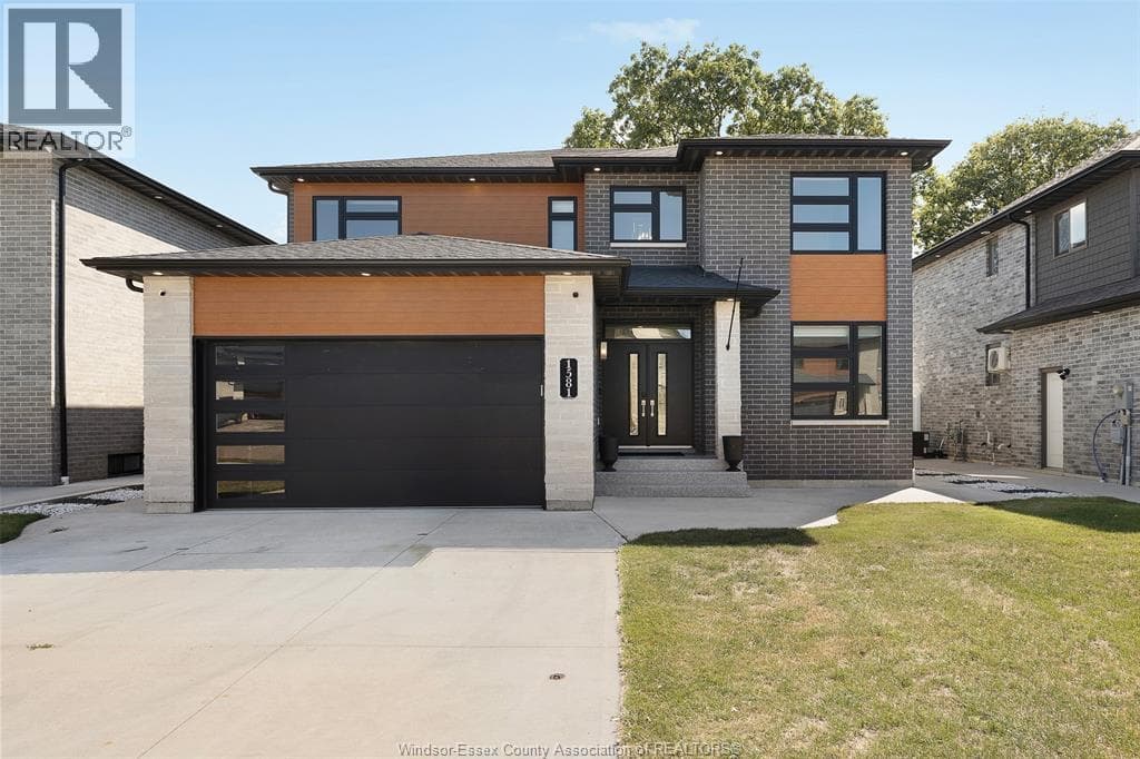 5 Bed · 4 Bath Detached House for Rent in Windsor