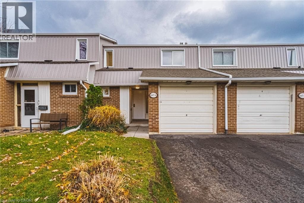 3 Bed · 2 Bath Detached House for Rent in Burlington