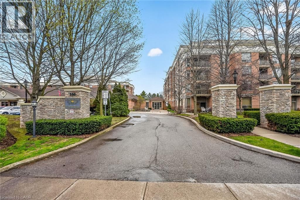 2 Bed · 2 Bath Detached House for Sale in Burlington