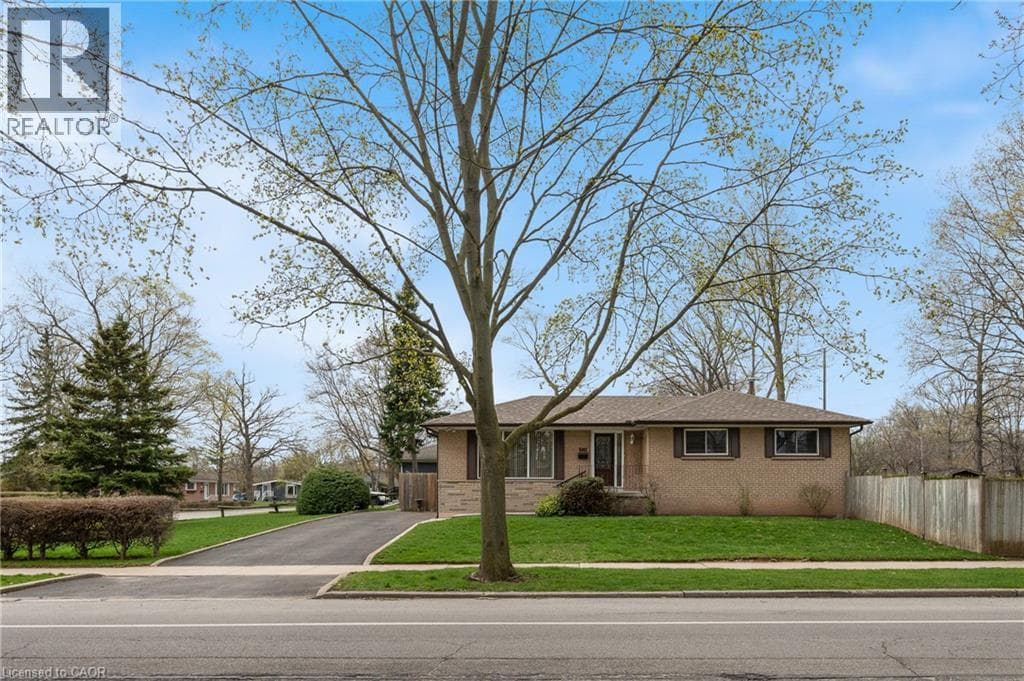 4 Bed · 2 Bath Detached House for Sale in Burlington