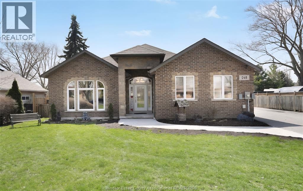 6 Bed · 6 Bath Detached House for Sale in Belle River
