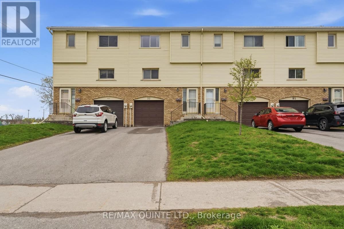 3 Bed · 2 Bath Detached House for Sale in Belleville