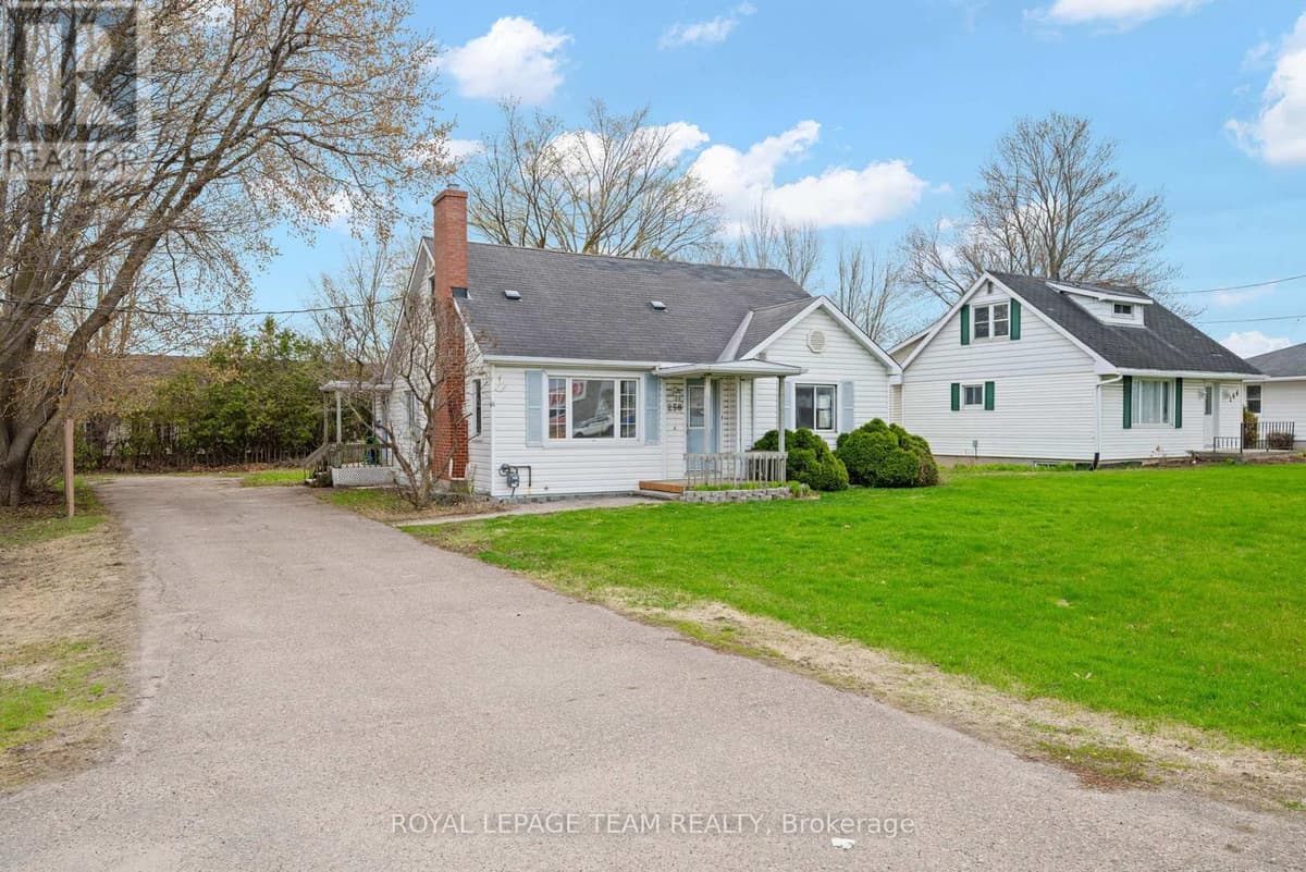 3 Bed · 1 Bath Detached House for Sale in Arnprior
