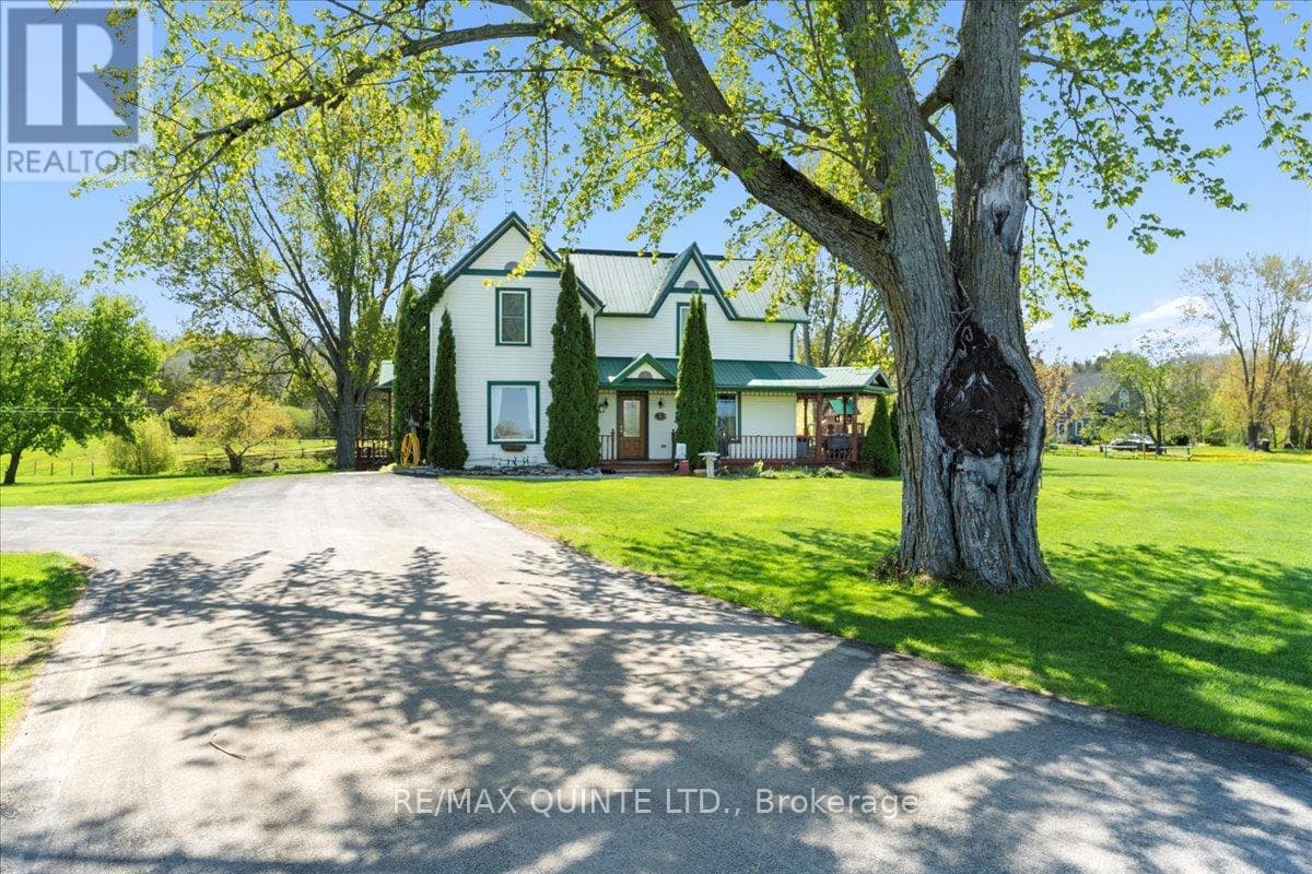 4 Bed · 2 Bath Detached House for Sale in Prince Edward County
