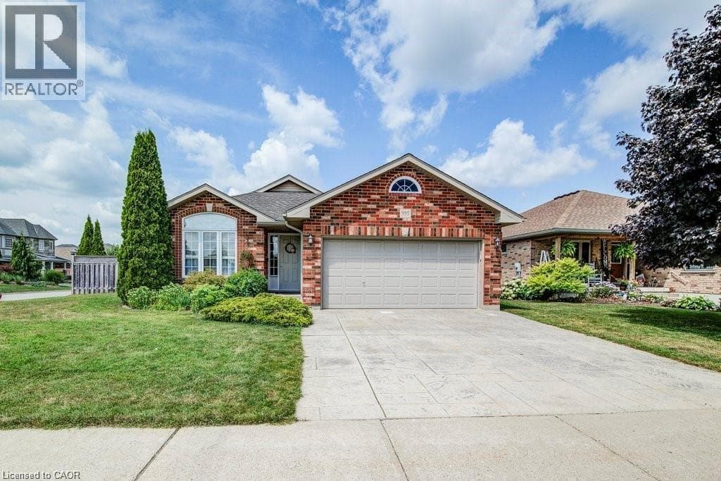 4 Bed · 2 Bath Detached House for Rent in Listowel