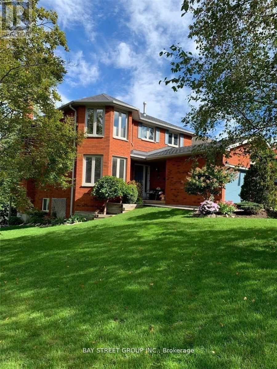 5 Bed · 3 Bath Detached House for Rent in Barrie