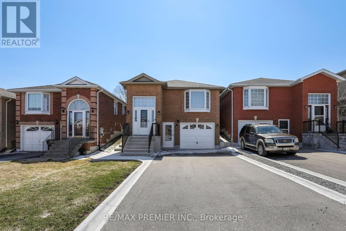 4 Bed · 2 Bath Detached House for Rent in Bradford West Gwillimbury