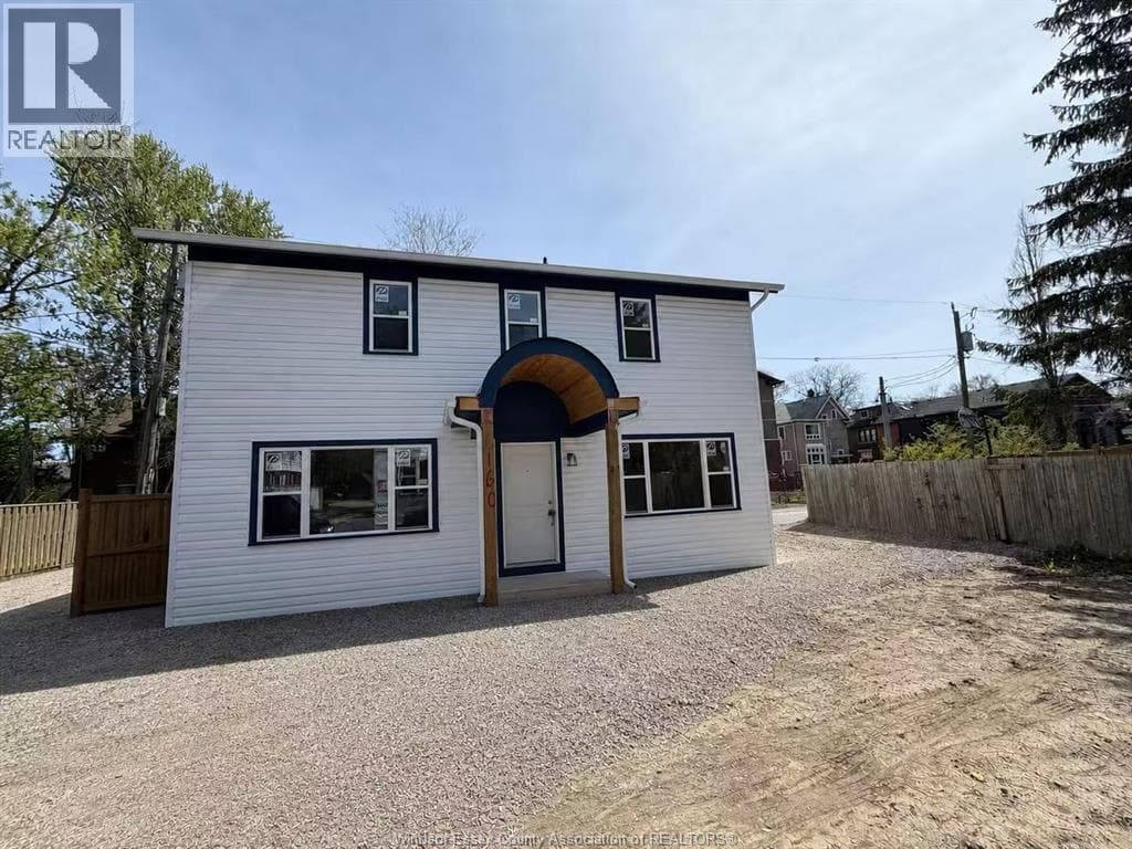 3 Bed · 2 Bath Detached House for Rent in Windsor