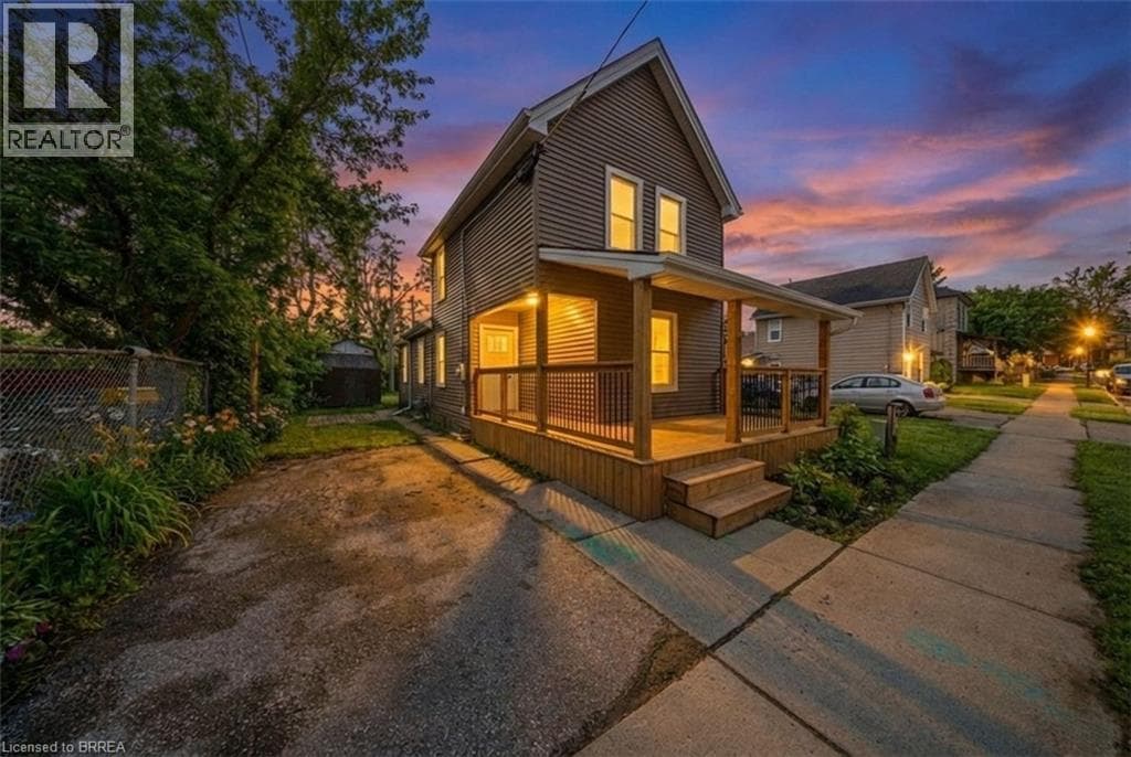 2 Bed · 2 Bath Detached House for Sale in Brantford