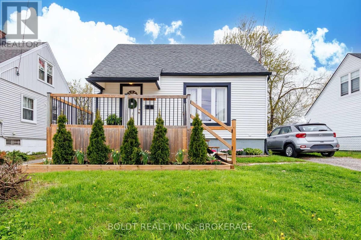 2 Bed · 2 Bath Detached House for Sale in Niagara Falls
