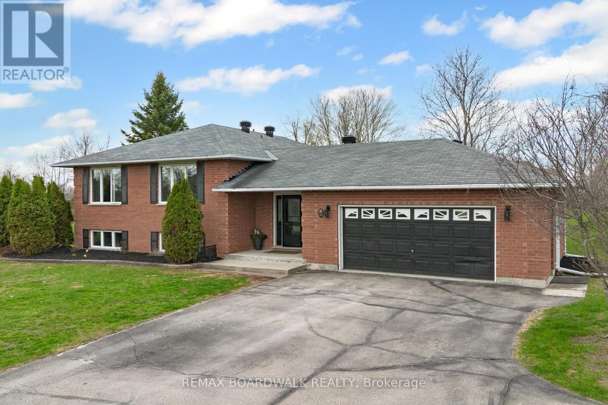 5 Bed · 2 Bath Detached House for Sale in Rideau Lakes