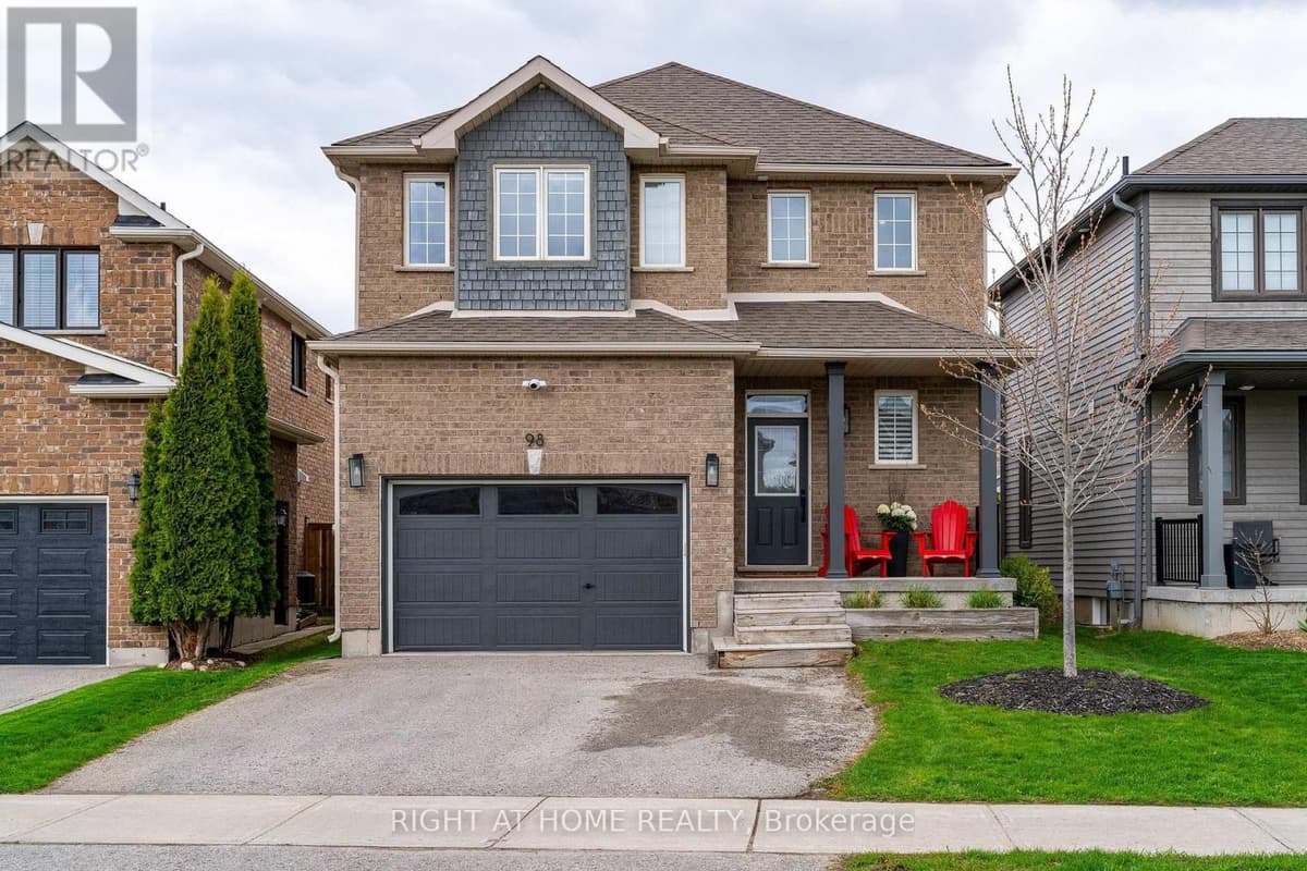 4 Bed · 4 Bath Detached House for Sale in Collingwood