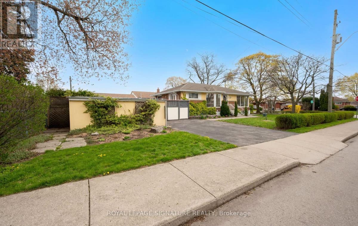 3 Bed · 1 Bath Detached House for Rent in Hamilton