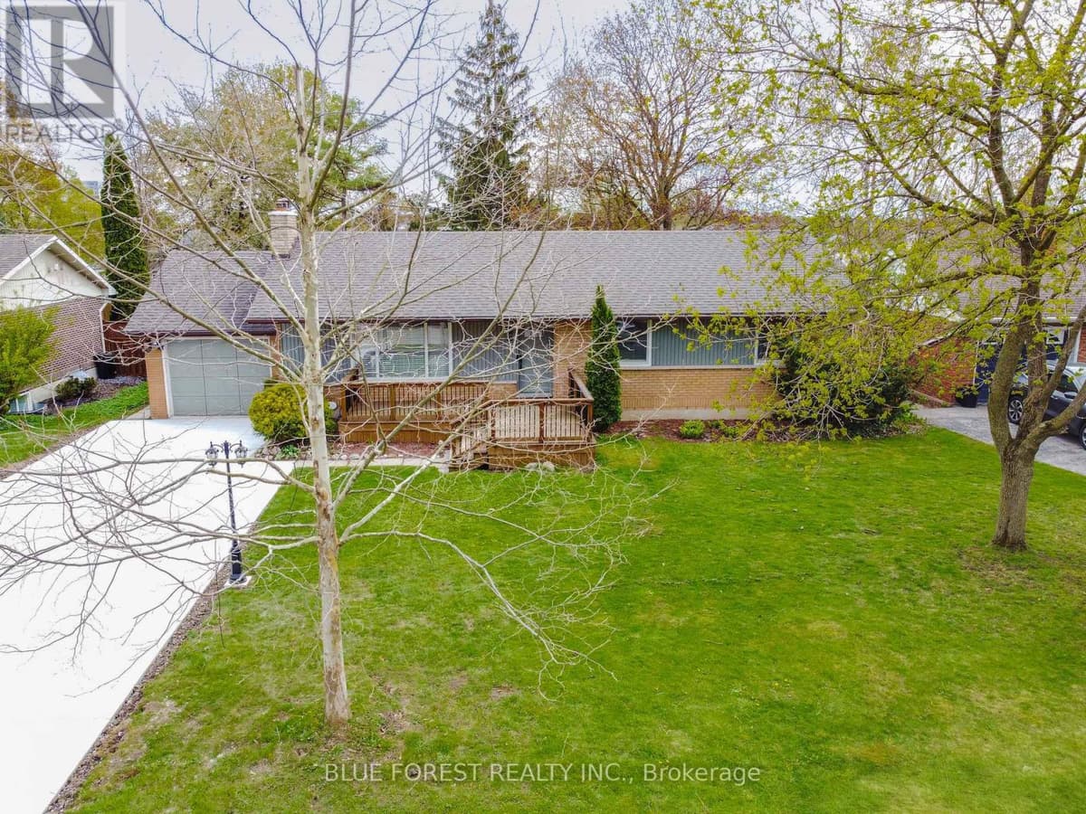 4 Bed · 2 Bath Detached House for Sale in London North