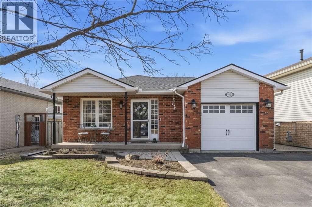 4 Bed · 2 Bath Detached House for Sale in Mount Hope