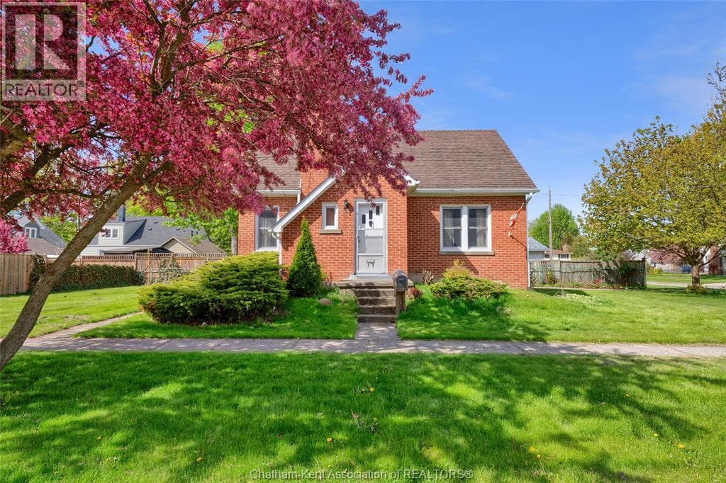3 Bed · 1 Bath Detached House for Sale in Wallaceburg