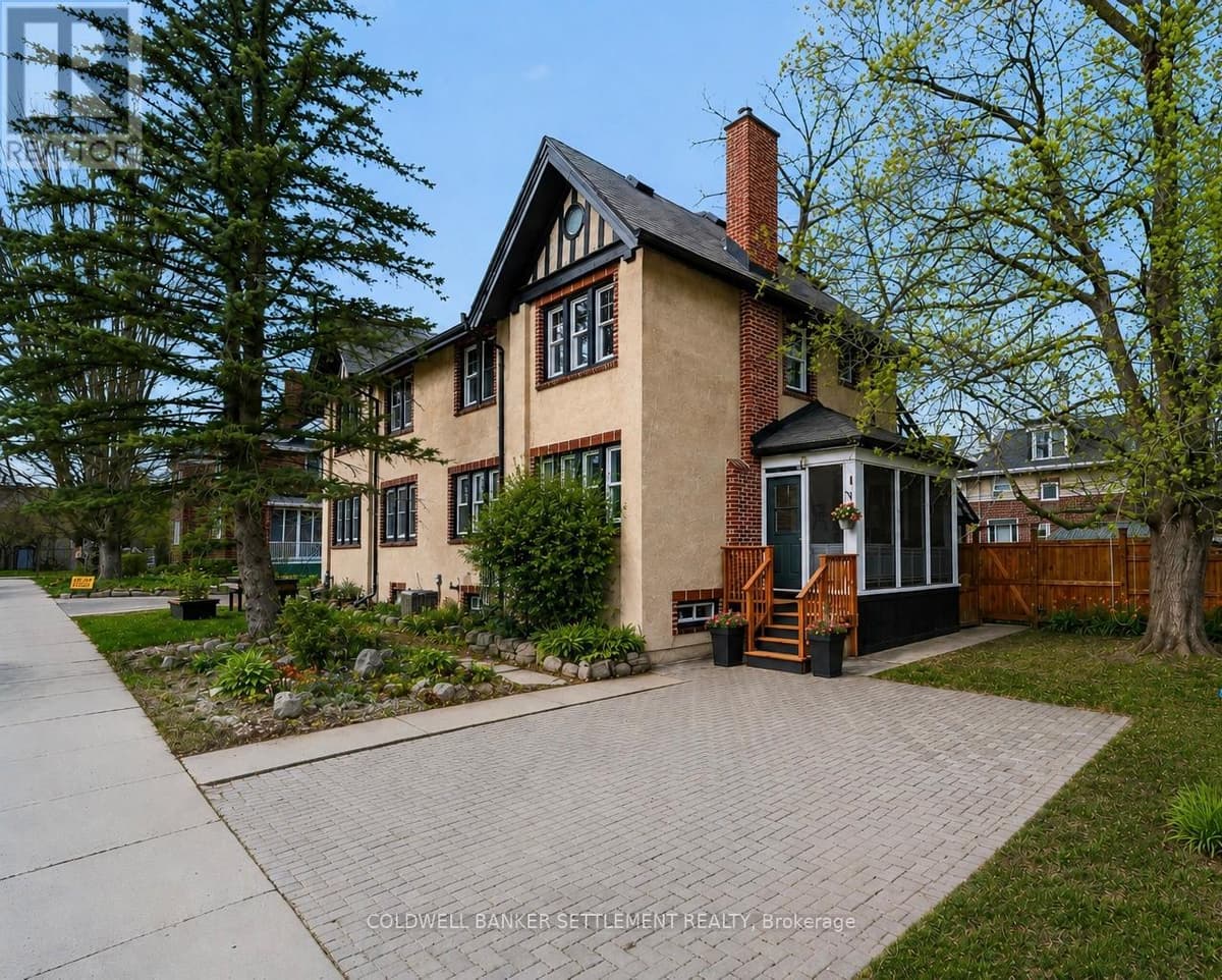 4 Bed · 2 Bath Detached House for Sale in Perth