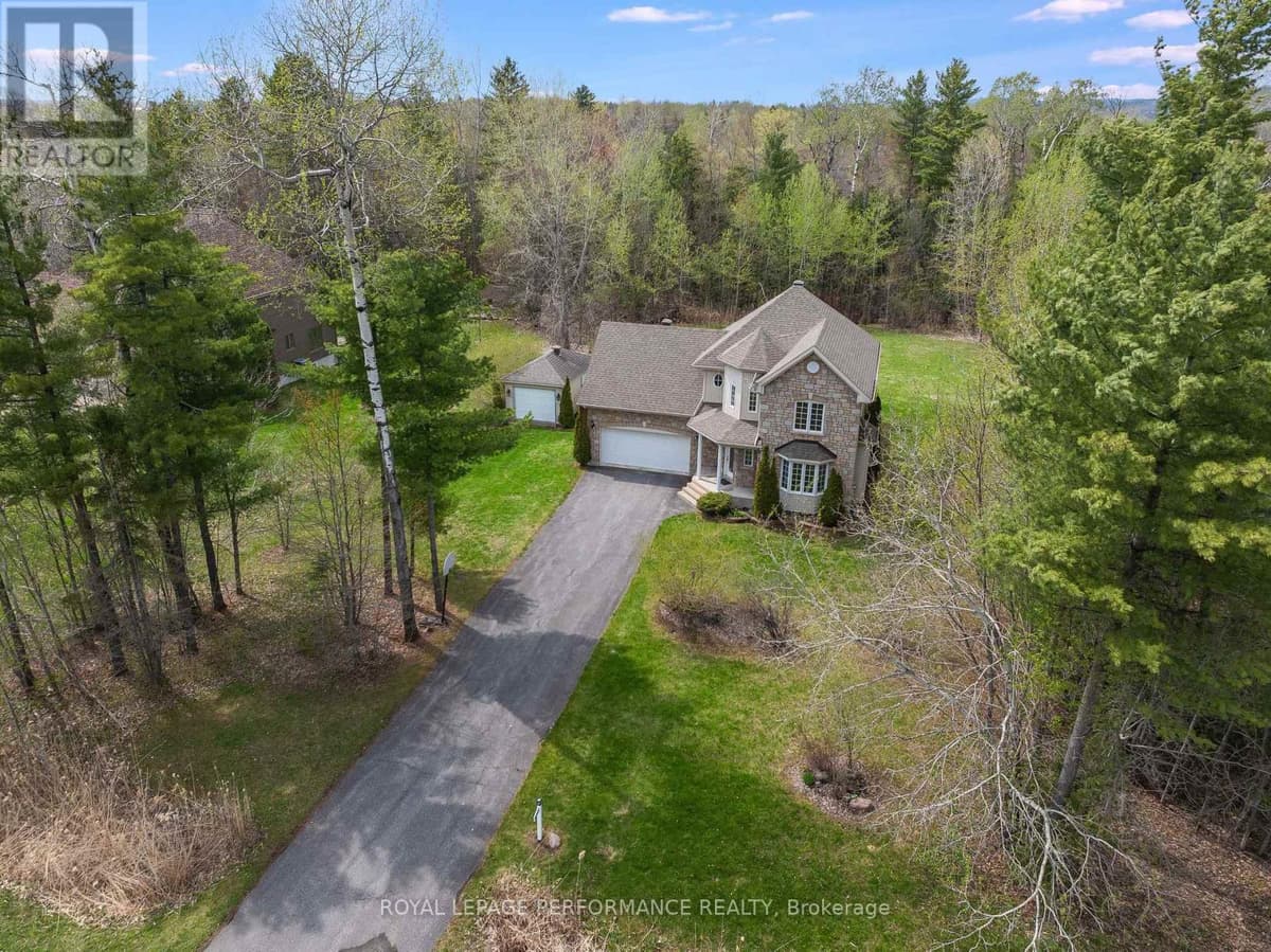 3 Bed · 2 Bath Detached House for Sale in Champlain